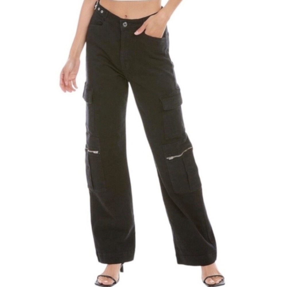 WeWoreWhat Black Utility Straight Leg Cargo Pants- size 27